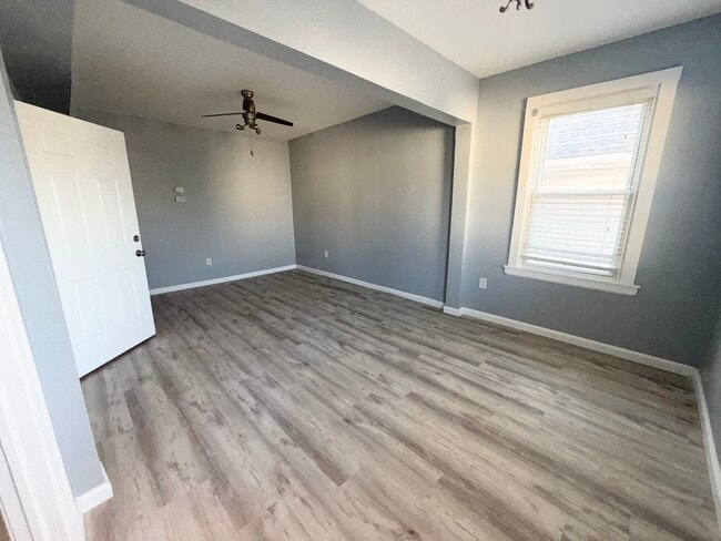 52 Murray Ave, Unit 2nd Floor