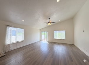 128 E 840 N in Santaquin, UT - Building Photo - Building Photo