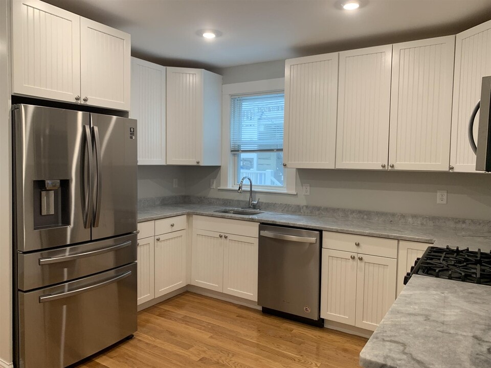 296 Highland Ave, Unit 1 in Somerville, MA - Building Photo