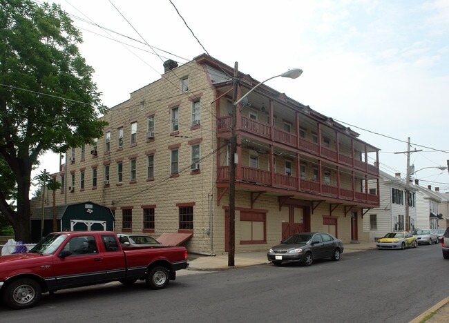 216 N Cannon Ave in Hagerstown, MD - Building Photo - Building Photo