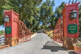35455 El Niguel Rd in Lake Elsinore, CA - Foto de edificio - Building Photo