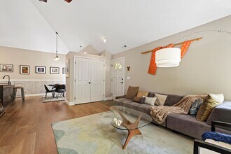 5146 S Surprise Way in Boise, ID - Building Photo - Building Photo