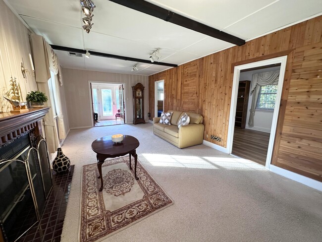 7445 Orion Ave in Van Nuys, CA - Building Photo - Building Photo