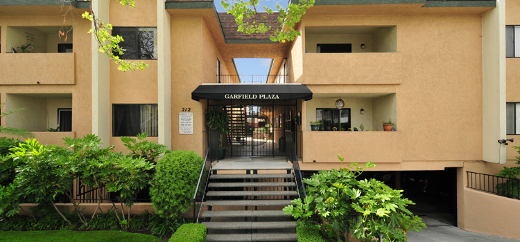 Garfield Plaza in Glendale, CA - Building Photo