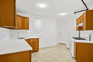 2 Walnut St, Unit #2 in Boston, MA - Building Photo