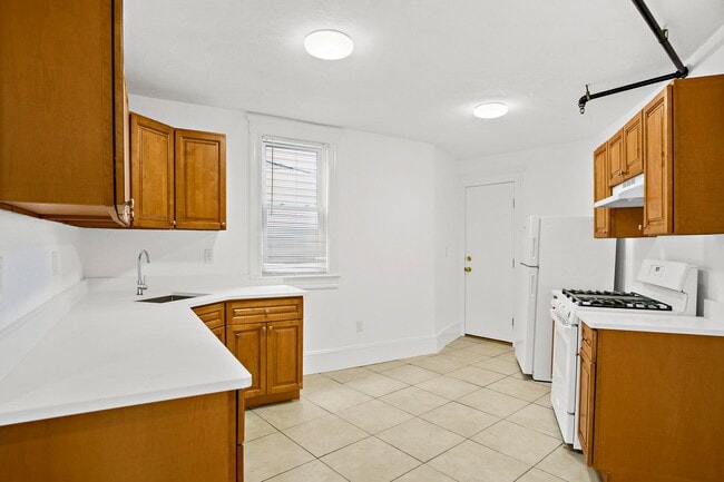 2 Walnut St, Unit #2