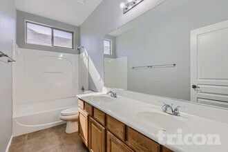 44196 Vineyard St in Maricopa, AZ - Foto de edificio - Building Photo