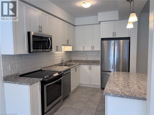 24 Garlent Ave in Hamilton, ON - Building Photo - Building Photo