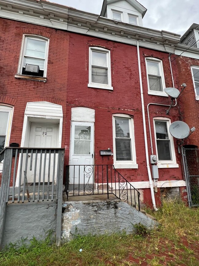 property at 468 W Hanover St