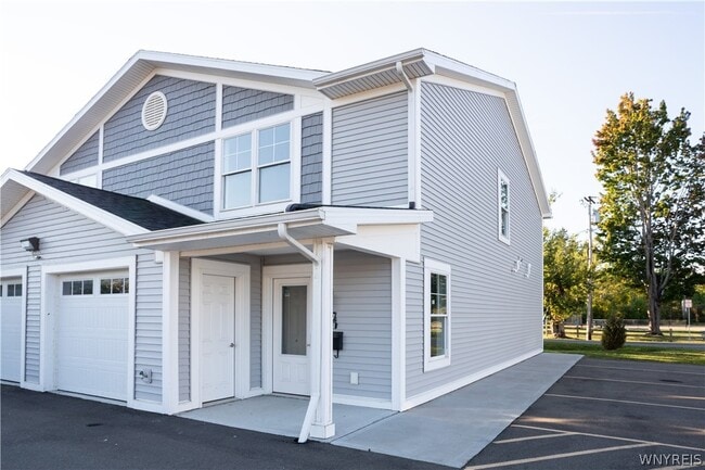 8987 Iroquois St in Angola, NY - Building Photo - Building Photo