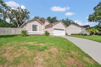2489 Tommys Turn in Oviedo, FL - Foto de edificio - Building Photo