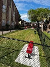 Arbor on Richmond Apartments in Houston, TX - Building Photo - Building Photo