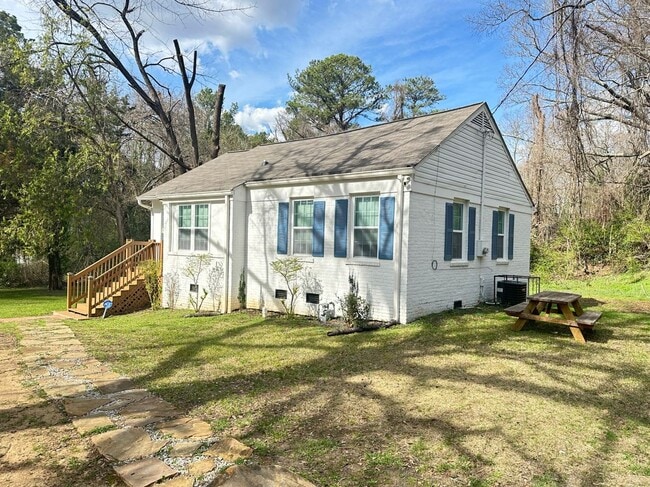 property at 285 Whitaker Cir NW