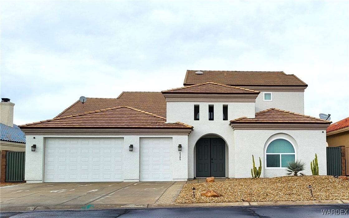6305 Vista Laguna Dr in Fort Mohave, AZ - Building Photo