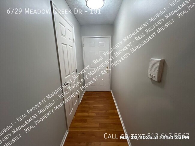 6729 Meadow Creek Dr in Columbus, OH - Building Photo - Building Photo