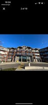 35 Kingsbury Sq in Guelph, ON - Building Photo