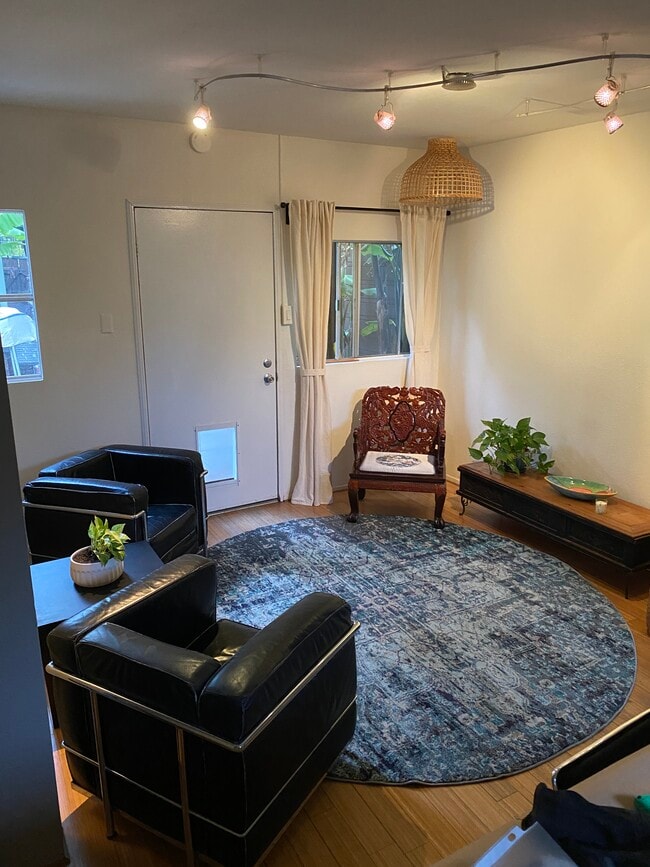 12456 Short Ave, Unit cottage in Los Angeles, CA - Building Photo - Building Photo