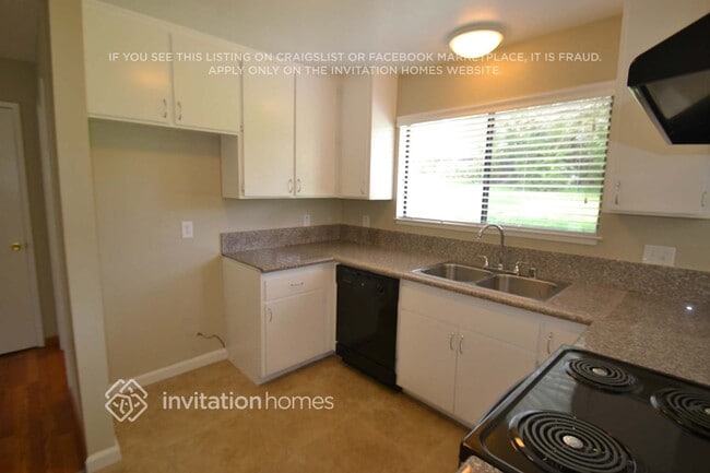 4415 Patterson Dr in Diamond Springs, CA - Foto de edificio - Building Photo