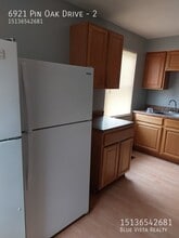 6921 Pin Oak Dr, Unit 2 in Cincinnati, OH - Building Photo - Building Photo