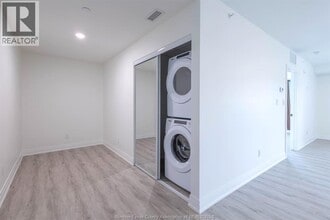 3370 Stella Crescent in Windsor, ON - Building Photo - Building Photo