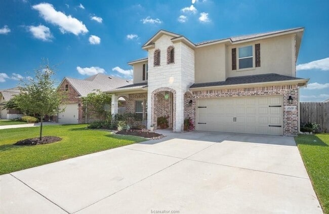 property at 2529 Kinnersley Ln