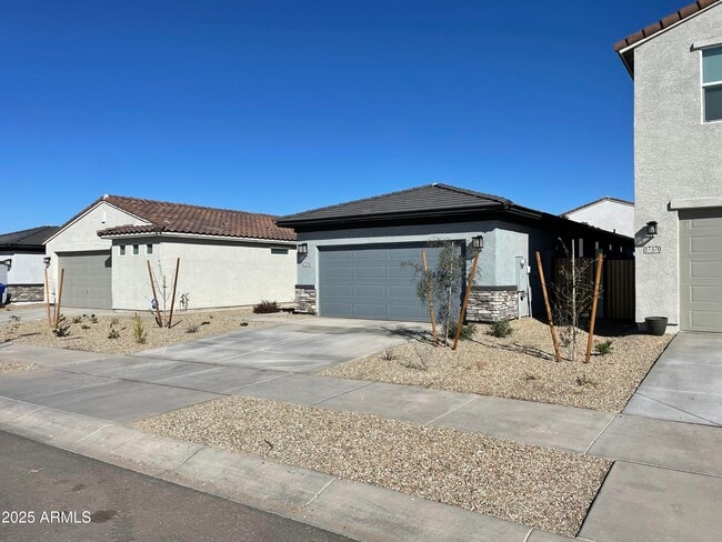 17376 W Paraiso Ln in Surprise, AZ - Building Photo - Building Photo