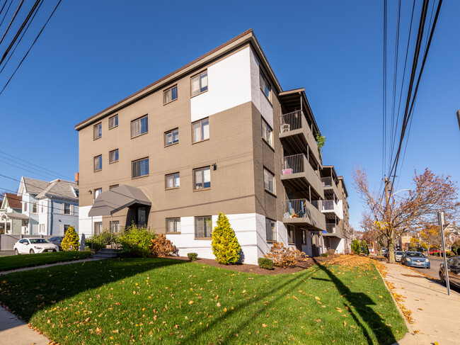 134 Summer St in Malden, MA - Foto de edificio - Building Photo