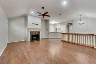 3551 Briargrove Ln in Dallas, TX - Building Photo - Building Photo