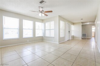 64 Golfview Rd in Rotonda West, FL - Building Photo - Building Photo