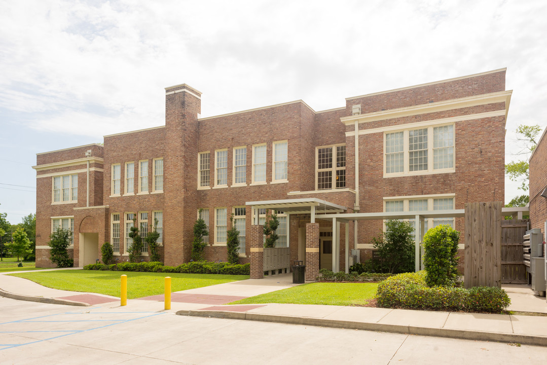 Scott School Apartment Homes in Baton Rouge, LA - Building Photo