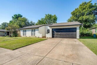 317 NW Suzanne Terrace in Burleson, TX - Building Photo - Building Photo
