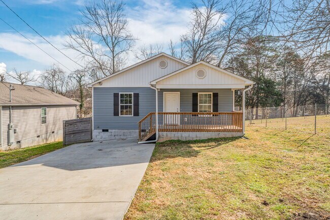 2100 Paris Rd in Knoxville, TN - Building Photo - Building Photo