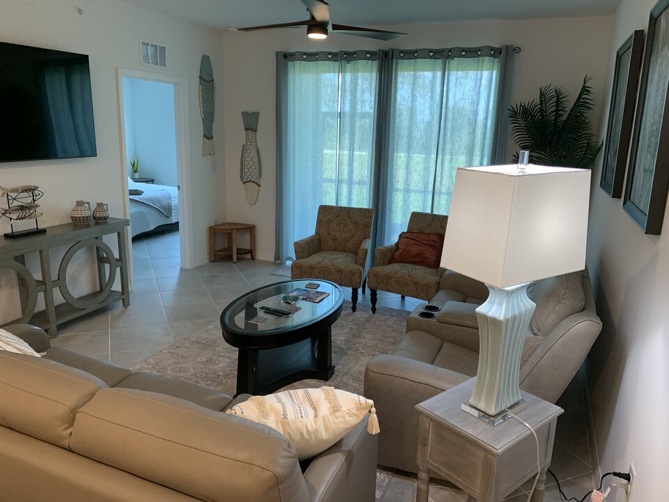 12240 Wellen Golf St, Unit 105 in Venice, FL - Building Photo