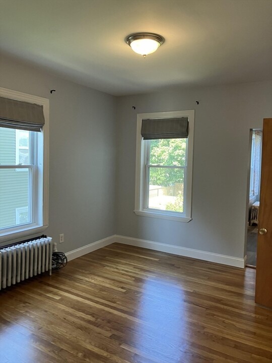 343 Beacon St, Unit #2 in Somerville, MA - Foto de edificio