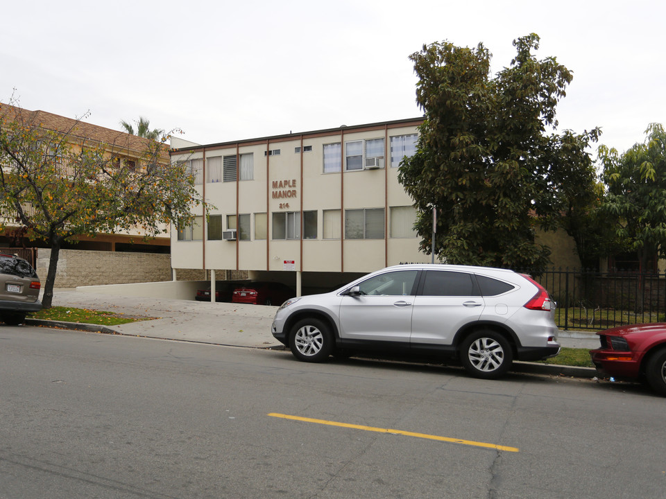 Maple Manor in Glendale, CA - Building Photo