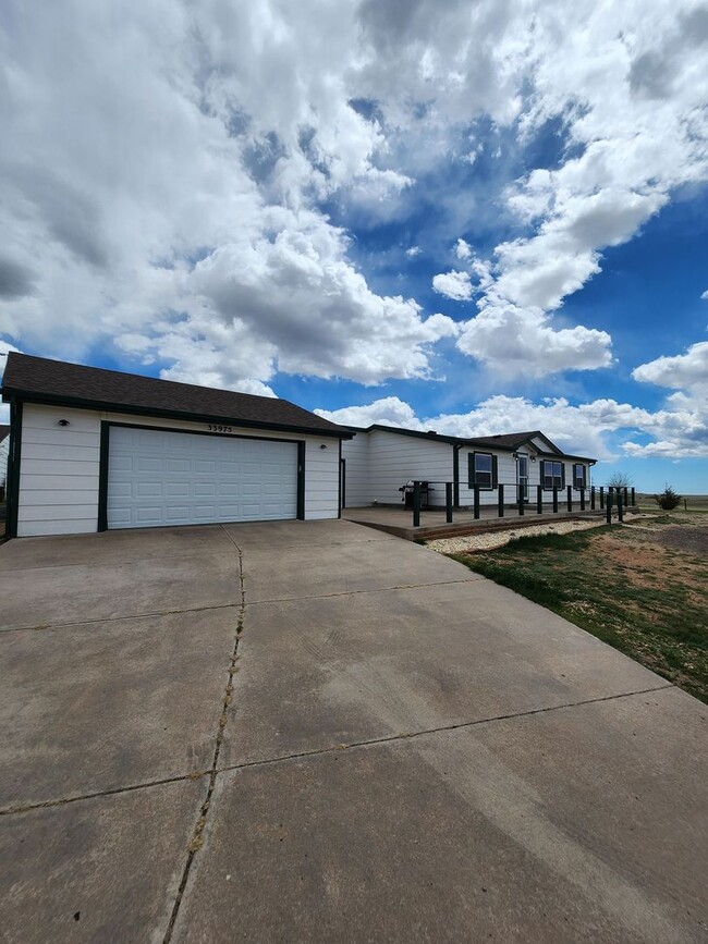 33975 CO-94 in Yoder, CO - Building Photo - Building Photo