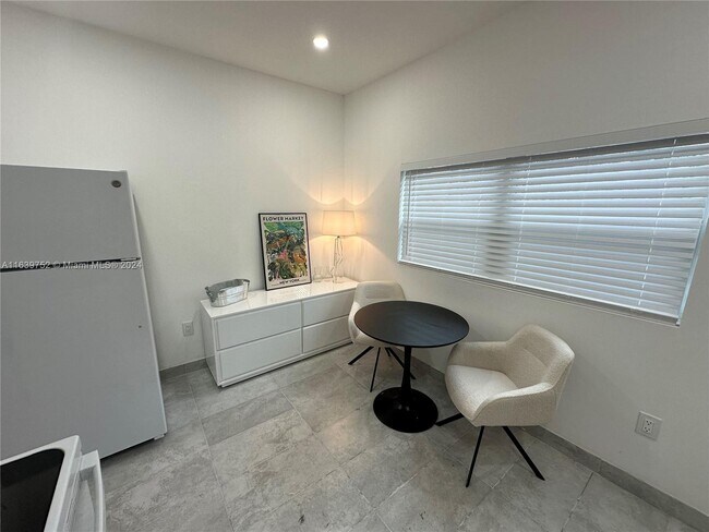 445 Opa-Locka Blvd-Unit -1 in North Miami, FL - Building Photo - Building Photo