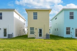 408 NW 13th Ave in Boynton Beach, FL - Building Photo - Building Photo