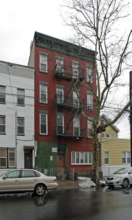 75 Laidlaw Ave in Jersey City, NJ - Foto de edificio