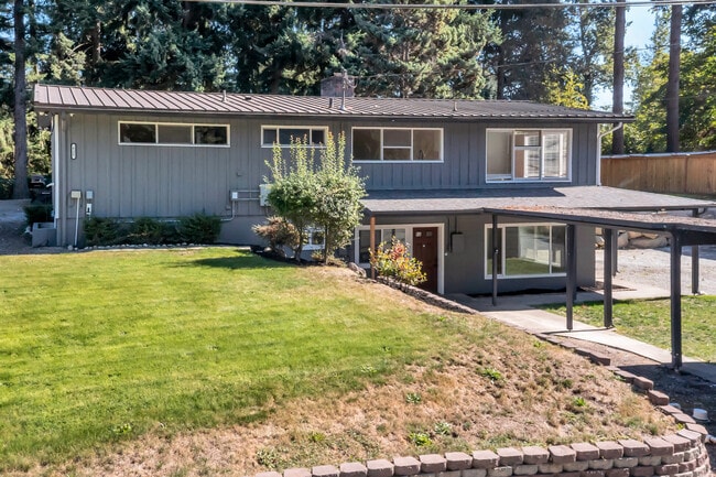 625 108th Avenue Ct E in Edgewood, WA - Foto de edificio - Building Photo