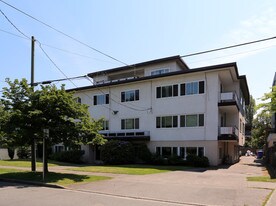 2232 W 5th Ave in Vancouver, BC - Building Photo