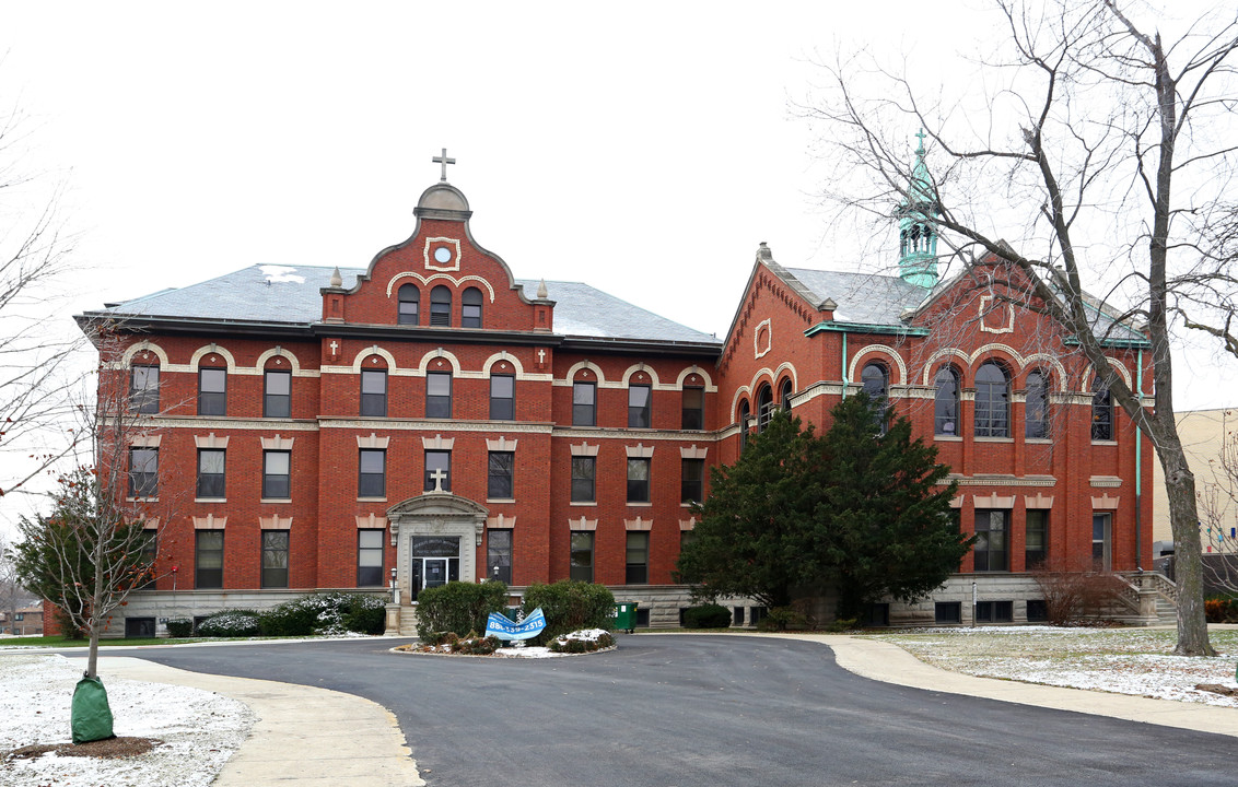 Senior Suites of Norwood Park in Chicago, IL - Building Photo