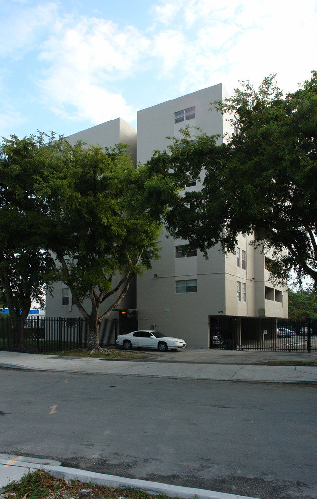 5995 Biscayne Blvd in Miami, FL - Building Photo - Building Photo