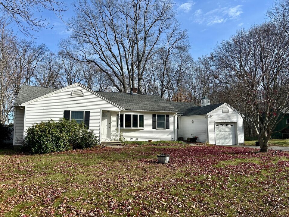343 Aetna Ave in Torrington, CT - Building Photo