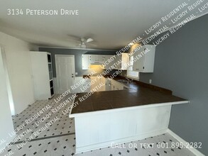 3134 Peterson Dr in Jackson, MS - Building Photo - Building Photo