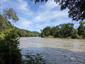 Vinings RiverVue in Atlanta, GA - Building Photo