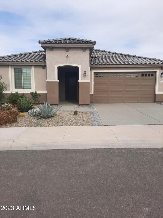 27458 W Osprey Dr in Buckeye, AZ - Foto de edificio