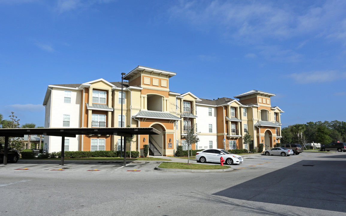 Lakewood Pointe in Seffner, FL - Foto de edificio