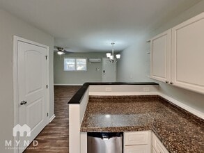 305 S Spargo St in Dallas, NC - Building Photo - Building Photo