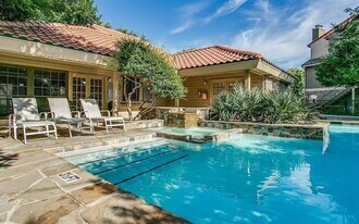 5200 Martel Ave in Dallas, TX - Building Photo